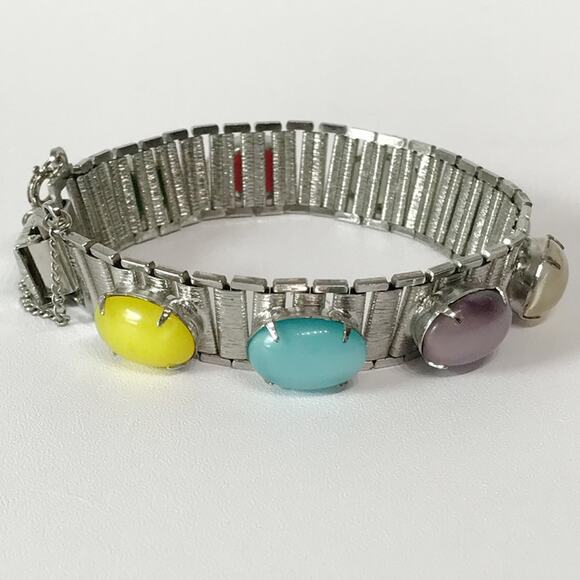 Vintage Moon Glow Bracelet Sarah Coventry Cabochon Party Pastels Scarab Style - Picture 11 of 16